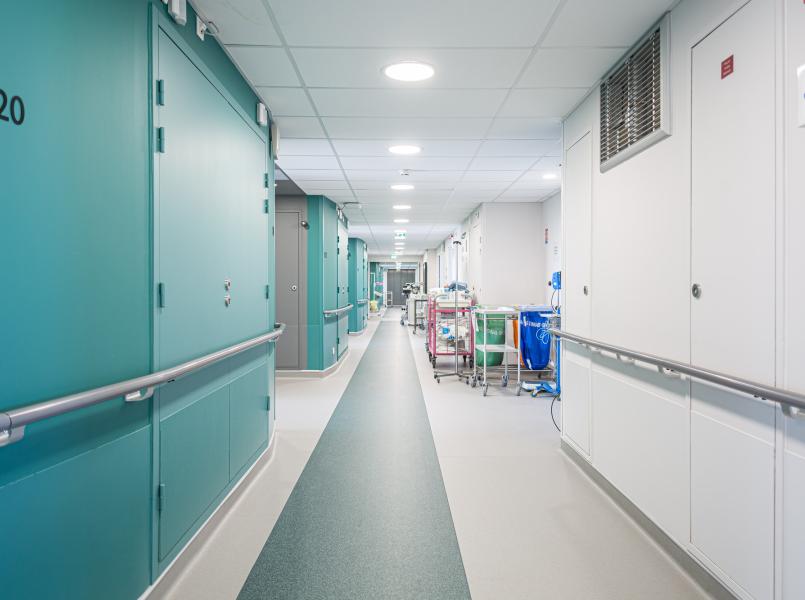 flooring-corridor-hospital-gerflor